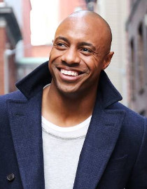 Headshot of Jay Williams, former NBA star-turned-ESPN analyst